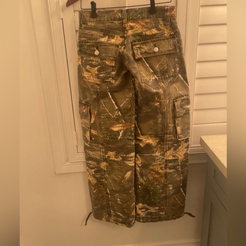 Brand new revice camo cargos
Didn’t fit so I’m selling them
Amelia oakland pants